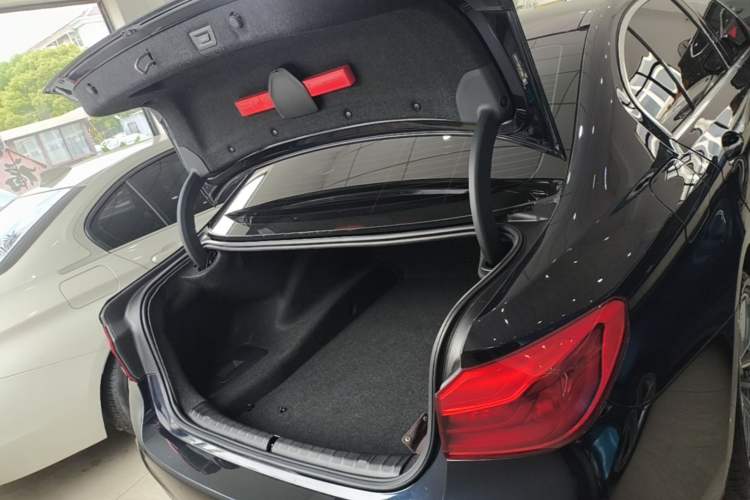 Used BMW 5 Series 2020 525Li M Sport Package Trunk