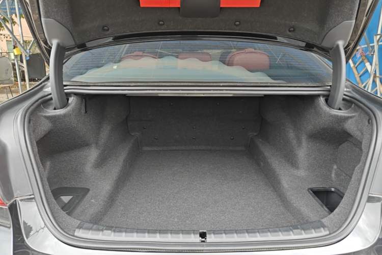 Used BMW 5 Series 2020 530Li Leading Model M Sport Package Trunk