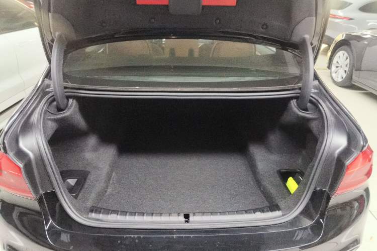 Used BMW 5 Series 2020 530Li Leading Model M Sport Package Trunk