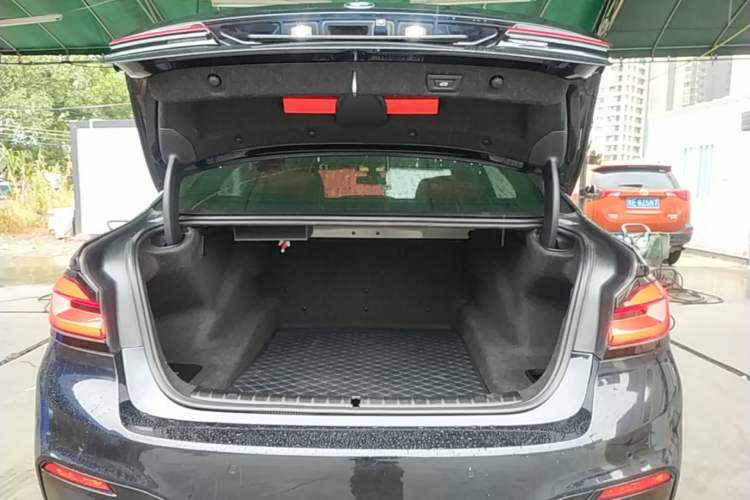 Used BMW 5 Series 2020 530Li Leading Model M Sport Package Trunk