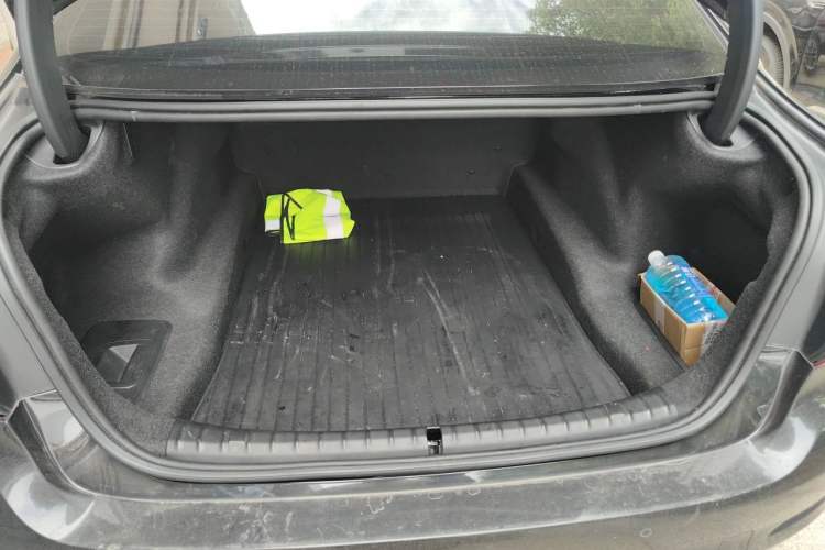 Used BMW 5 Series 2020 530Li Leading Edition Luxury Package Trunk