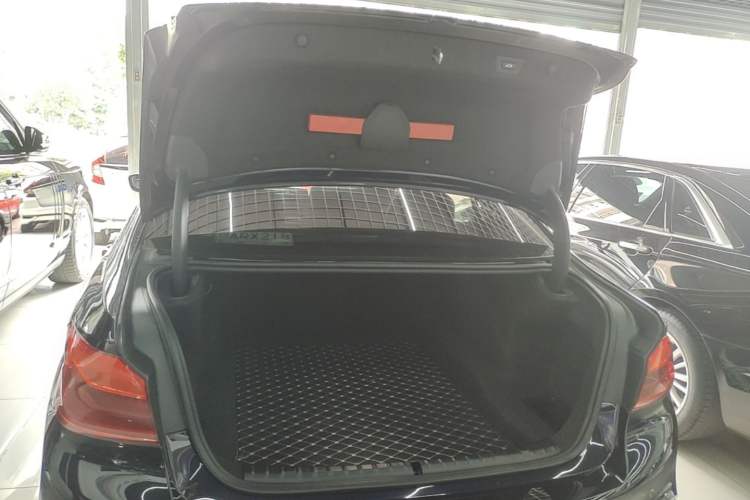 Used BMW 5 Series 2020 530Li Leading Model M Sport Package Trunk