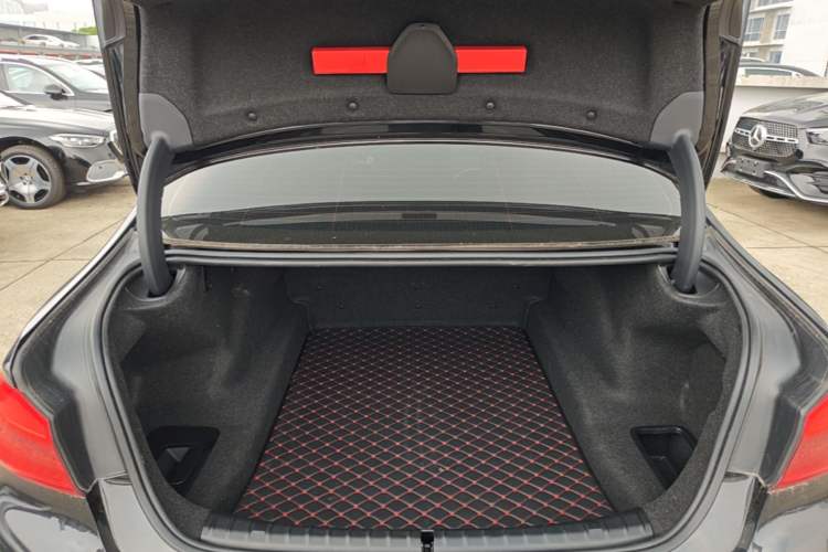Used BMW 5 Series 2020 530Li Leading Edition Luxury Package Trunk