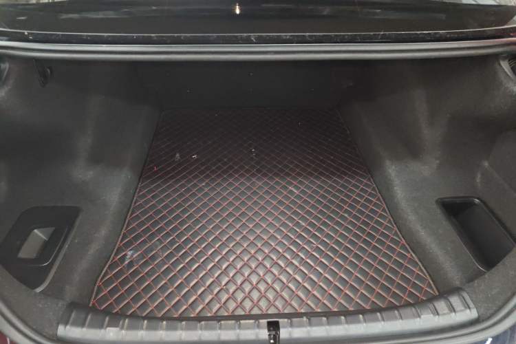 Used BMW 5 Series 2020 525Li M Sport Package Trunk