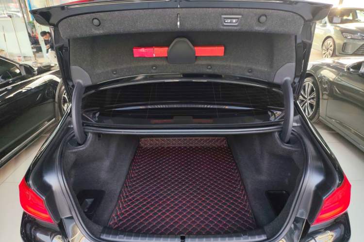 Used BMW 5 Series 2020 530Li Executive Luxury Package Trunk