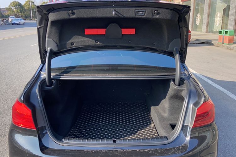Used BMW 5 Series 2020 525Li M Sport Package Trunk