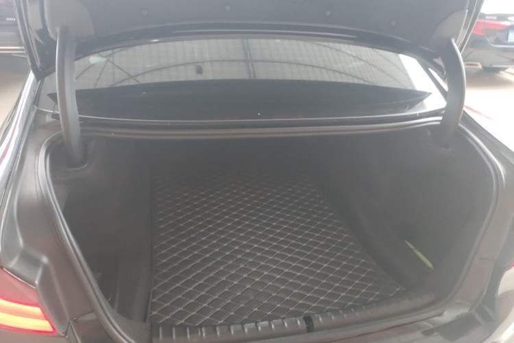 Used BMW 5 Series 2020 530Li Luxury Edition M Sport Package Trunk