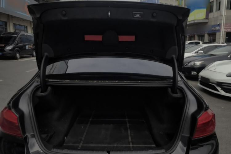Used BMW 5 Series 2020 525Li M Sport Package Trunk