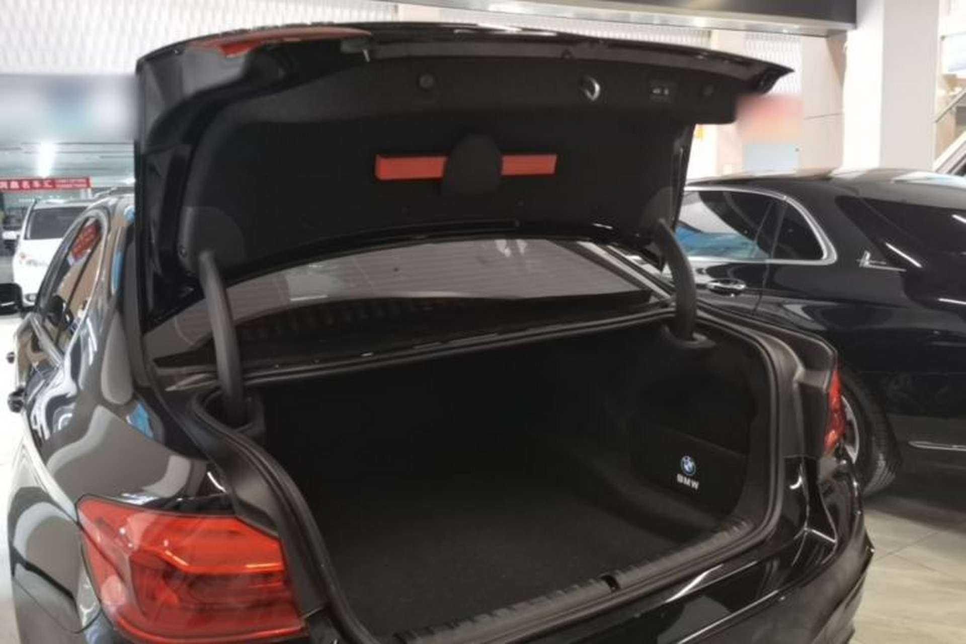 Used BMW 5 Series 2020 530Li Luxury Edition M Sport Package Trunk
