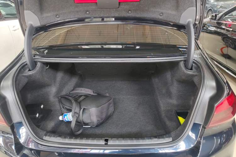 Used BMW 5 Series 2020 530Li xDrive M Sport Package Trunk