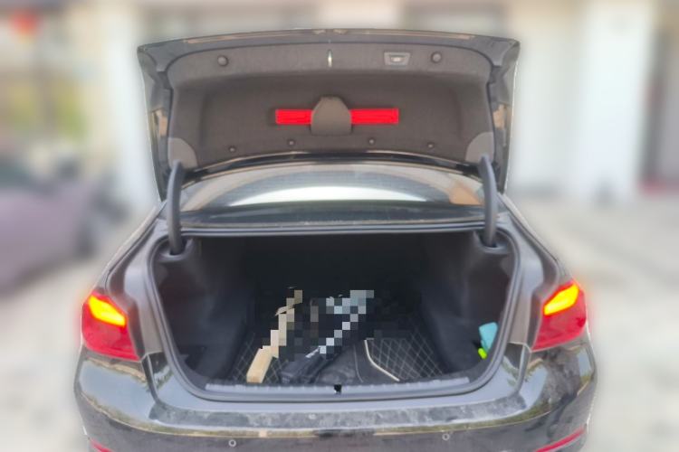 Used BMW 5 Series 2020 525Li Luxury Package Trunk