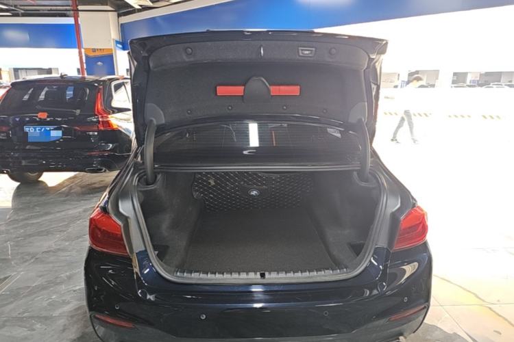 Used BMW 5 Series 2020 525Li M Sport Package Trunk