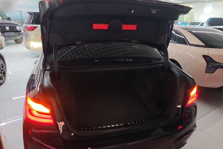 Used BMW 5 Series 2020 525Li M Sport Package Trunk
