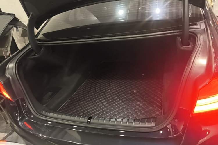 Used BMW 5 Series 2020 525Li M Sport Package Trunk