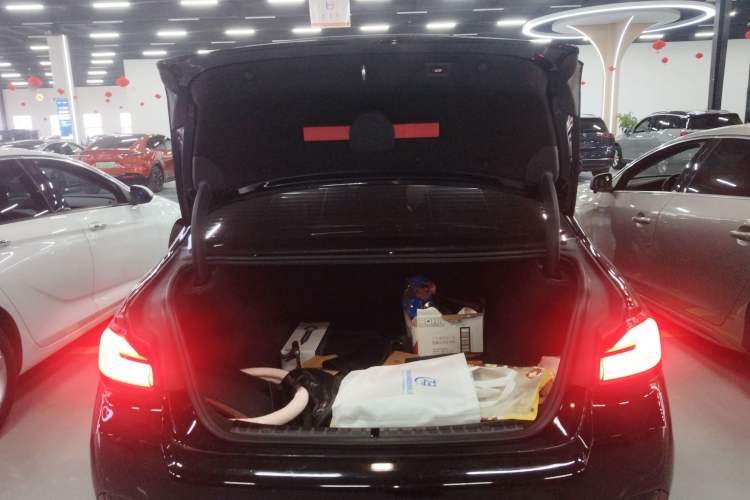 Used BMW 5 Series 2020 525Li M Sport Package Trunk