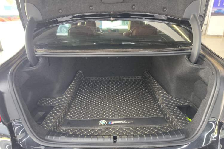 Used BMW 5 Series 2020 530Li Leading Model M Sport Package Trunk