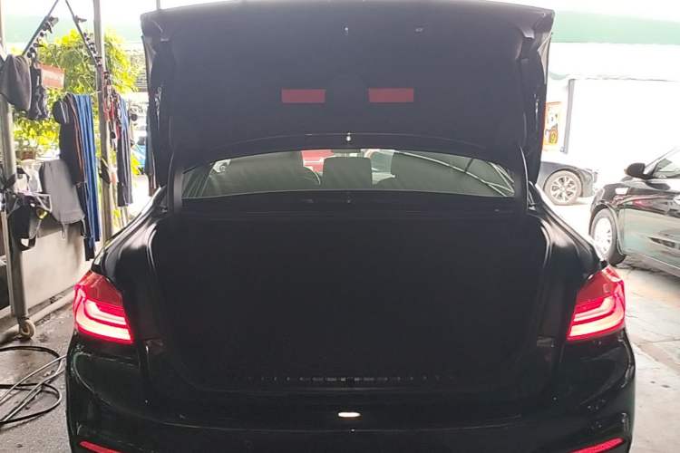 Used BMW 5 Series 2020 525Li M Sport Package Trunk