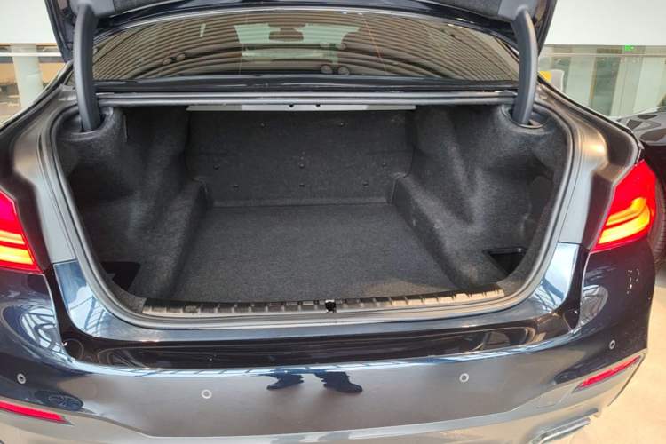 Used BMW 5 Series 2020 530Li Luxury Edition M Sport Package Trunk