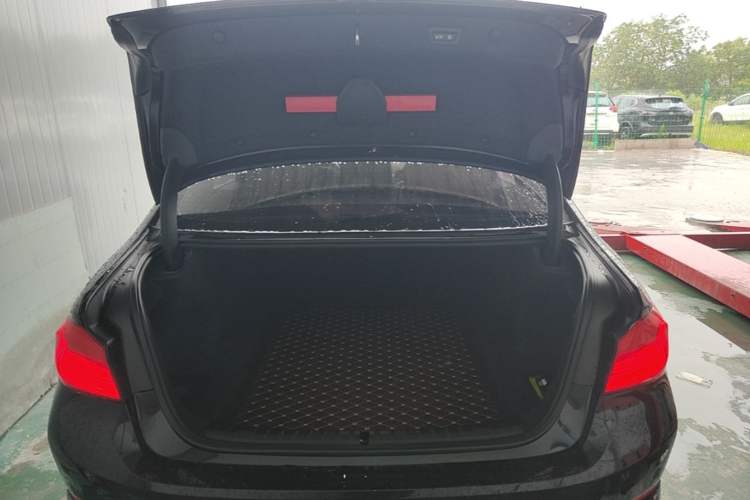Used BMW 5 Series 2020 530Li Luxury Edition Premium Package Trunk