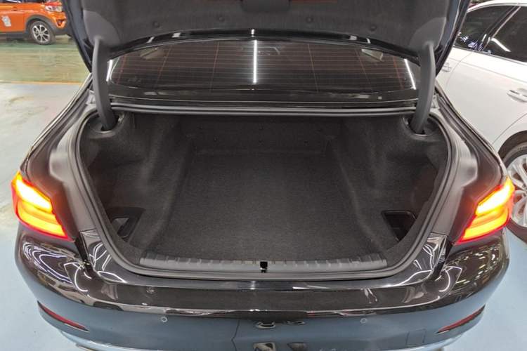 Used BMW 5 Series 2020 530Li Leading Edition Luxury Package Trunk