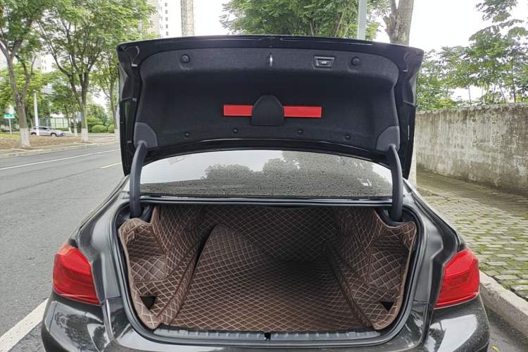 Used BMW 5 Series 2020 530Li Leading Edition Luxury Package Trunk