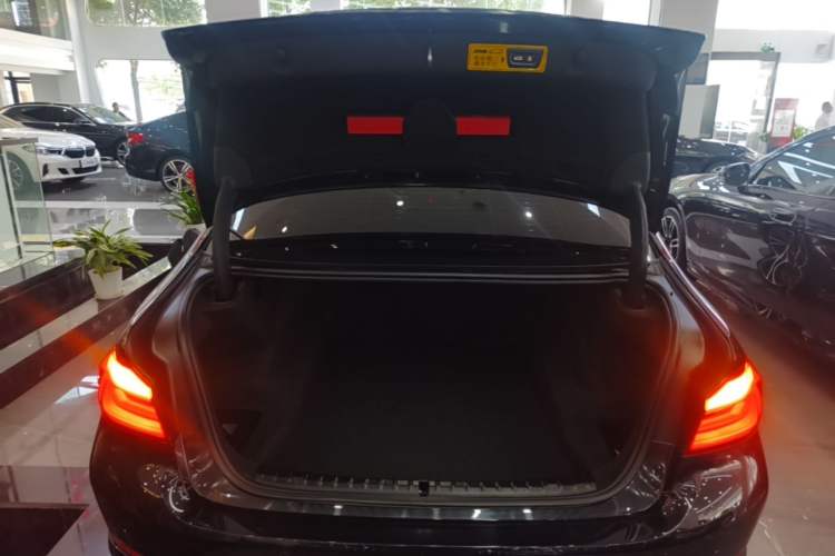 Used BMW 5 Series 2020 530Li Executive Luxury Package Trunk