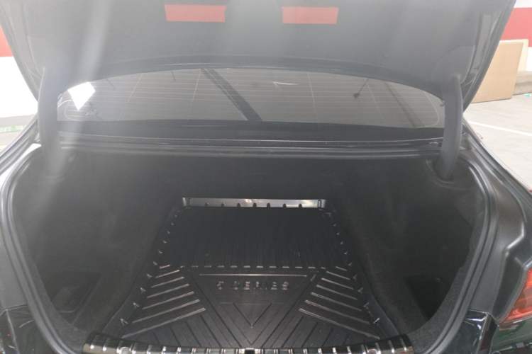 Used BMW 5 Series 2020 530Li Leading Model M Sport Package Trunk