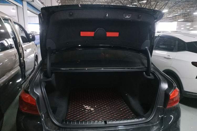 Used BMW 5 Series 2020 530Li Leading Model M Sport Package Trunk