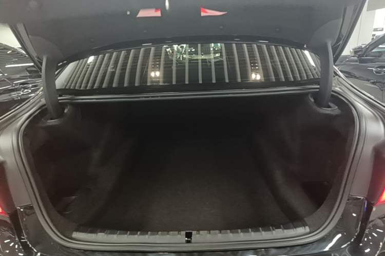 Used BMW 5 Series 2020 530Li Luxury Edition Premium Package Trunk