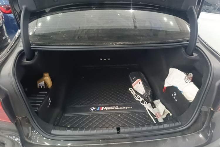 Used BMW 5 Series 2020 530Li Leading Model M Sport Package Trunk