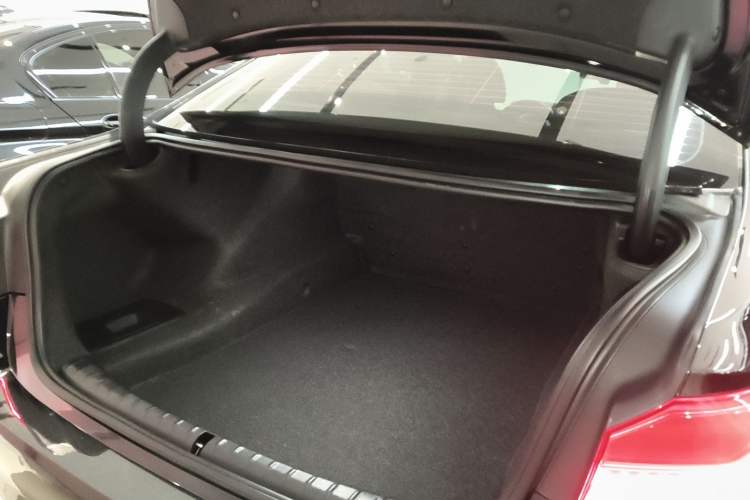 Used BMW 5 Series 2020 530Li Luxury Edition Premium Package Trunk