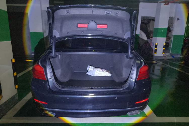 Used BMW 5 Series 2020 525Li Luxury Package Trunk