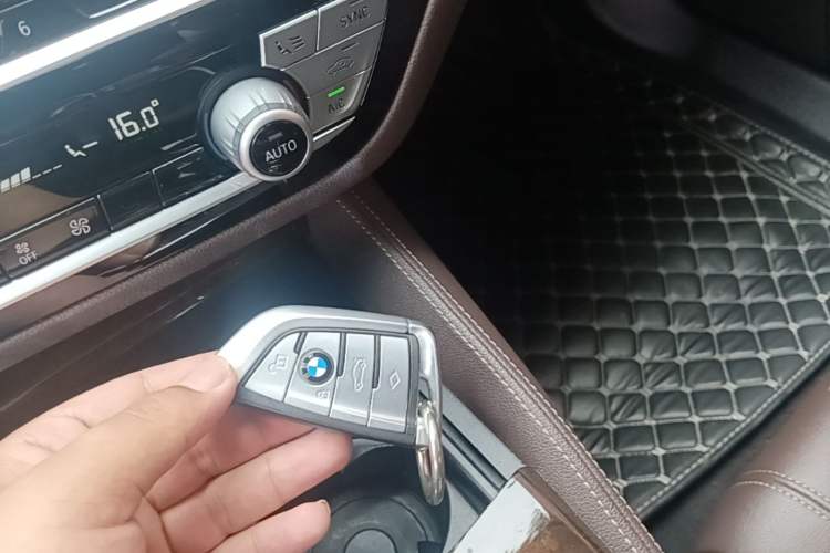 Used BMW 5 Series 2020 525Li Luxury Package Vehicle Key
