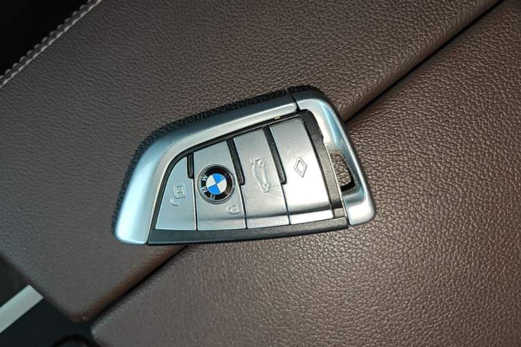 Used BMW 5 Series 2020 525Li M Sport Package Vehicle Key