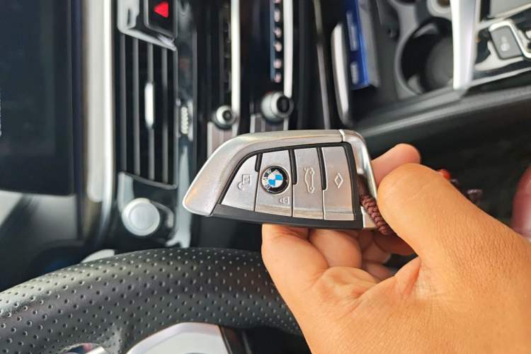 Used BMW 5 Series 2020 530Li Luxury Edition M Sport Package Vehicle Key