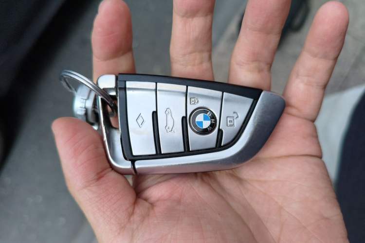 Used BMW 5 Series 2020 530Li Luxury Edition M Sport Package Vehicle Key
