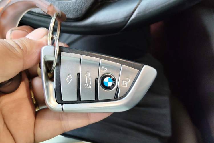 Used BMW 5 Series 2020 530Li xDrive Luxury Package Vehicle Key