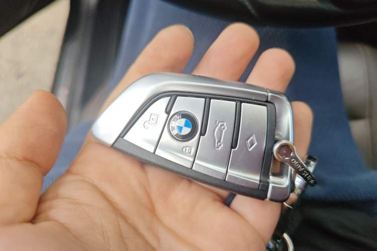 Used BMW 5 Series 2020 530Li xDrive Luxury Package Vehicle Key
