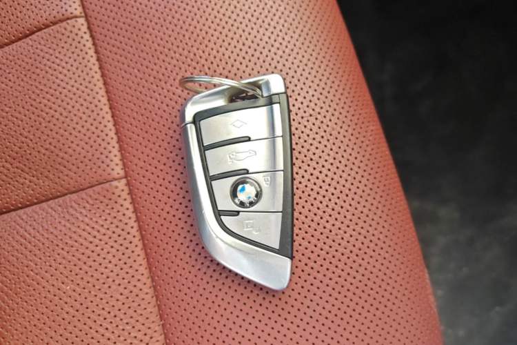 Used BMW 5 Series 2020 530Li Luxury Edition M Sport Package Vehicle Key