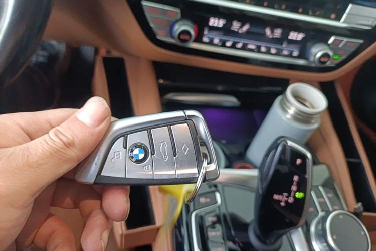 Used BMW 5 Series 2020 530Li Luxury Edition M Sport Package Vehicle Key