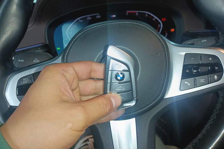 Used BMW 5 Series 2020 525Li M Sport Package Vehicle Key