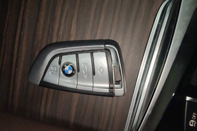 Used BMW 5 Series 2020 530Li Leading Edition Luxury Package Vehicle Key