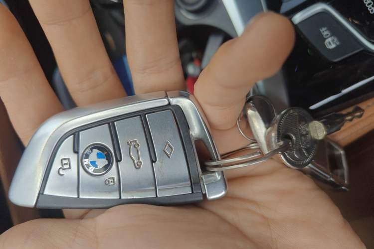 Used BMW 5 Series 2020 530Li Luxury Edition M Sport Package Vehicle Key