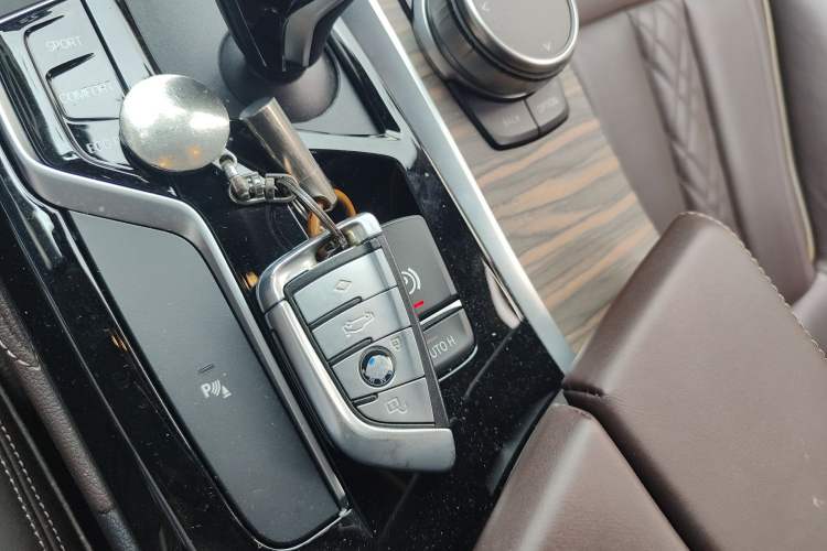 Used BMW 5 Series 2020 530Li Leading Edition Luxury Package Vehicle Key