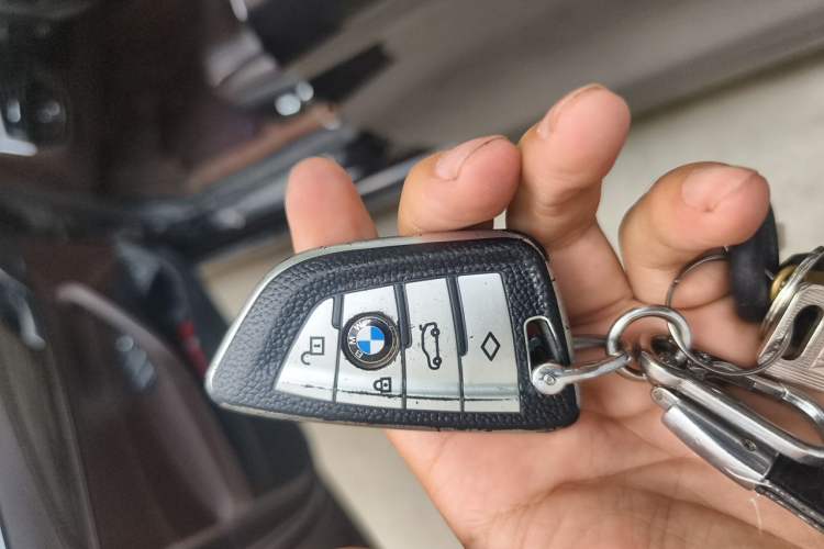 Used BMW 5 Series 2020 530Li Leading Edition Luxury Package Vehicle Key