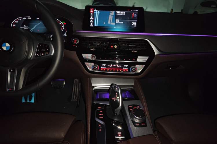 Used BMW 5 Series 2020 540i Sport Line M Sport Package Audio And AC Panel