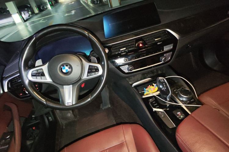 Used BMW 5 Series 2020 530Li Luxury Edition M Sport Package Center Console