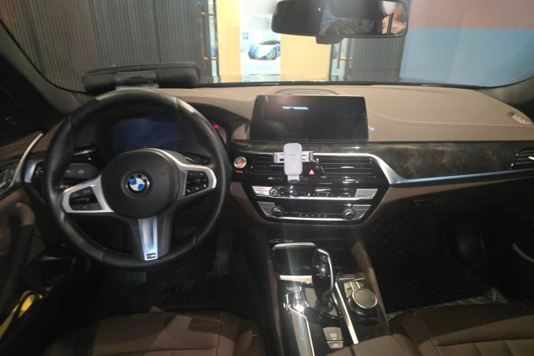 Used BMW 5 Series 2020 525Li M Sport Package Center Console