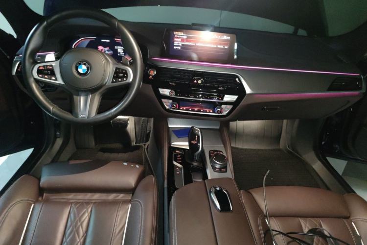 Used BMW 5 Series 2020 540i Sport Line M Sport Package Center Console