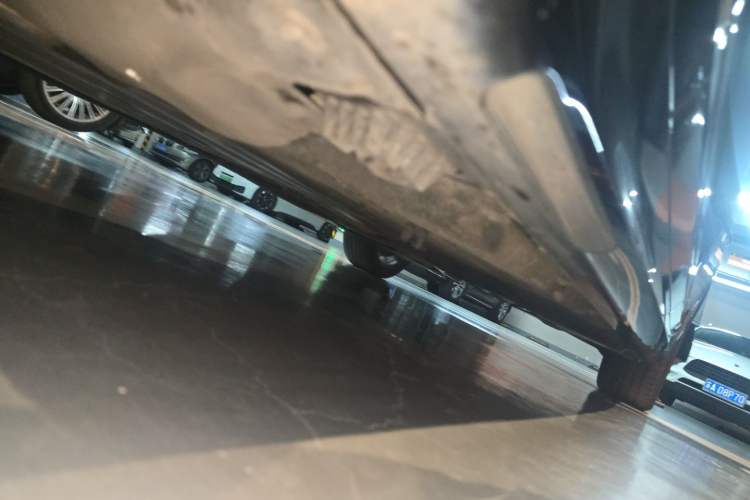 Used BMW 5 Series 2020 525Li M Sport Package Chassis Front Left